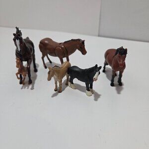 Equestrian Adventure Horse Figurine Set